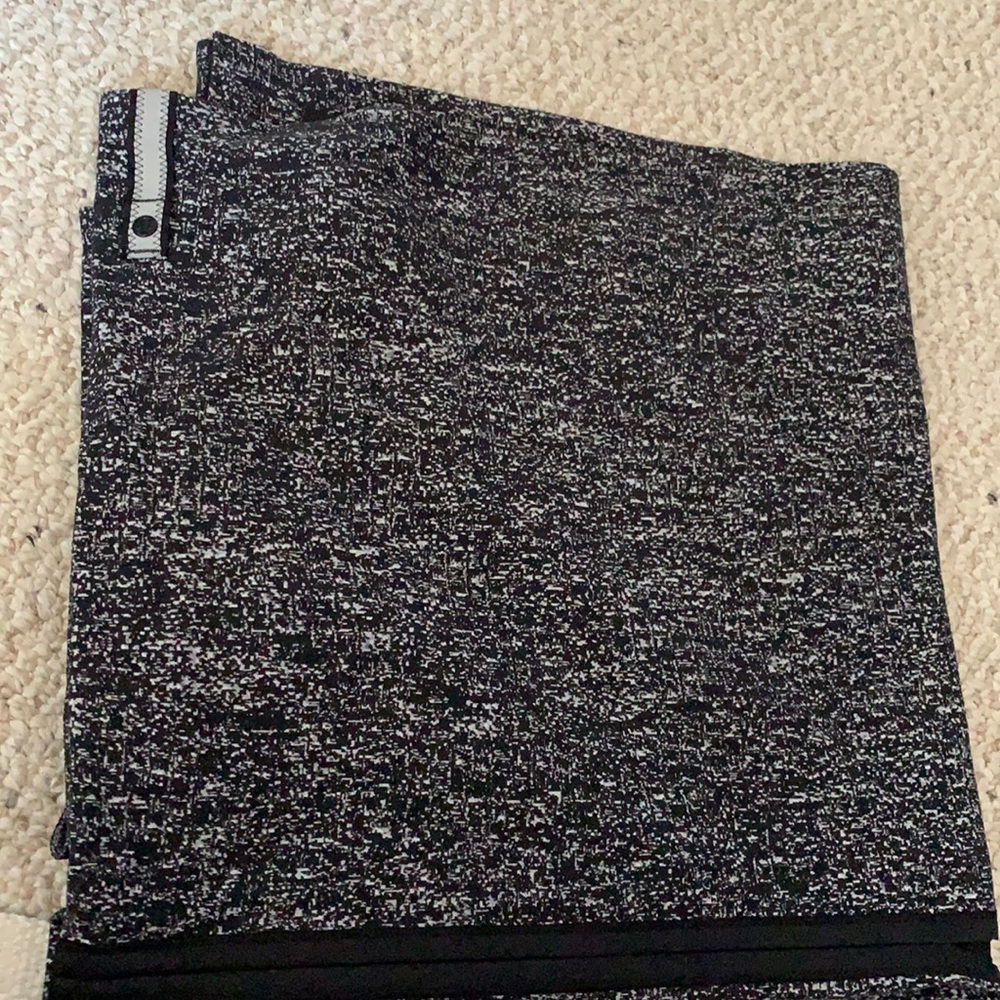 Lululemon Vinyasa Scarf Rulu- Never Worn